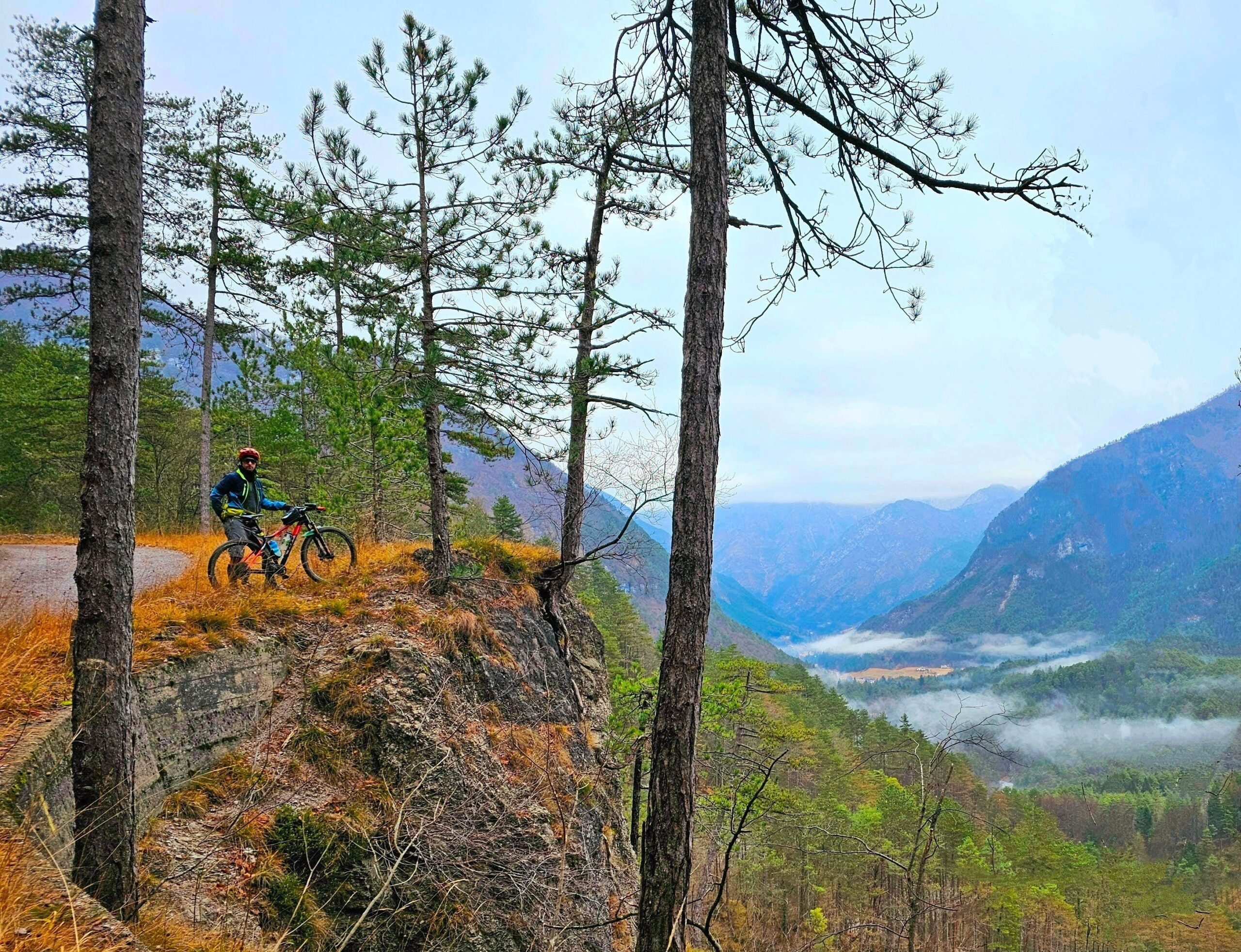 foto panoramica che da sull'alta val d'Arzino