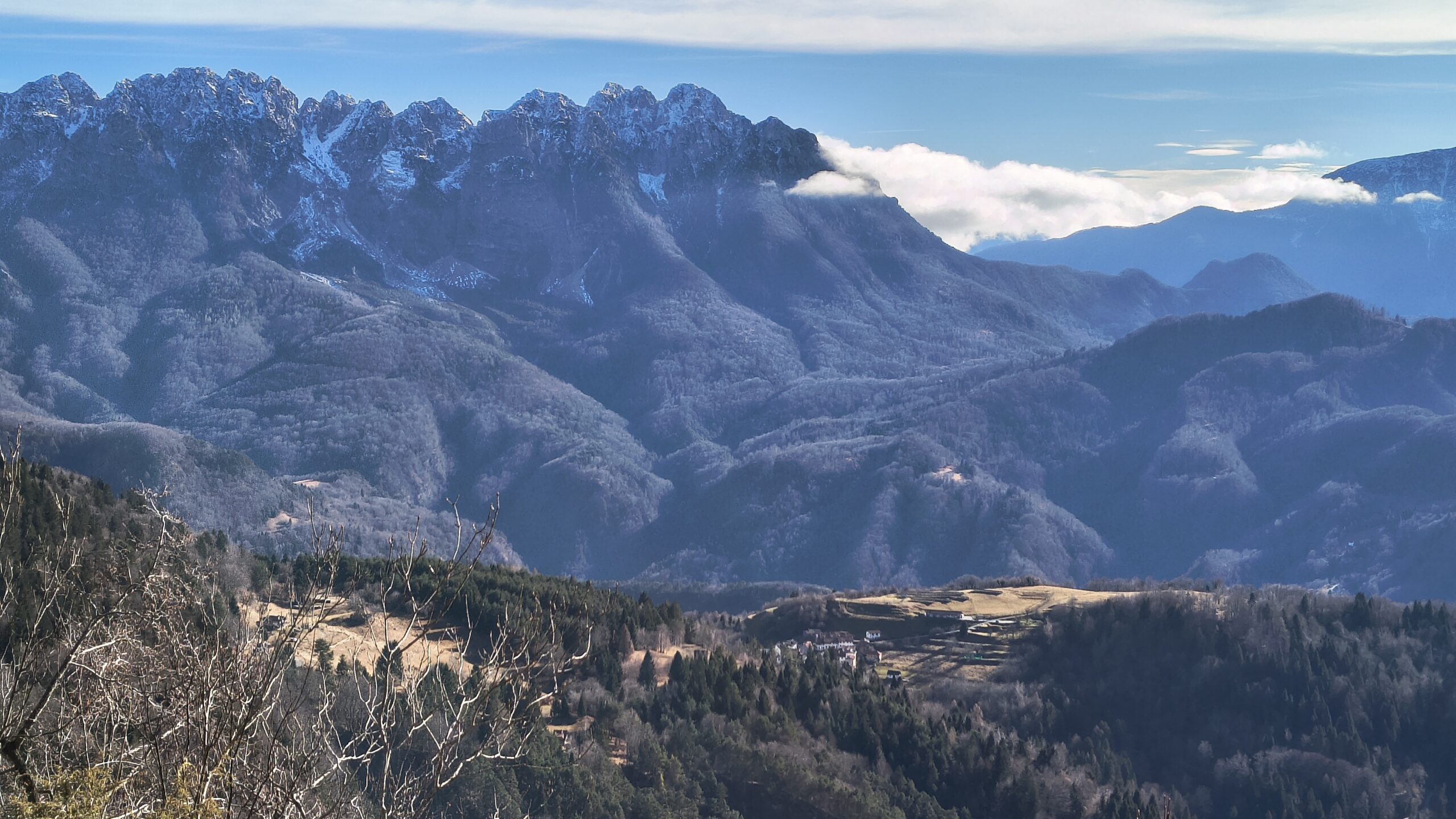 Monte Palavierte e Cuel Mauron e sotto Cuel Grande