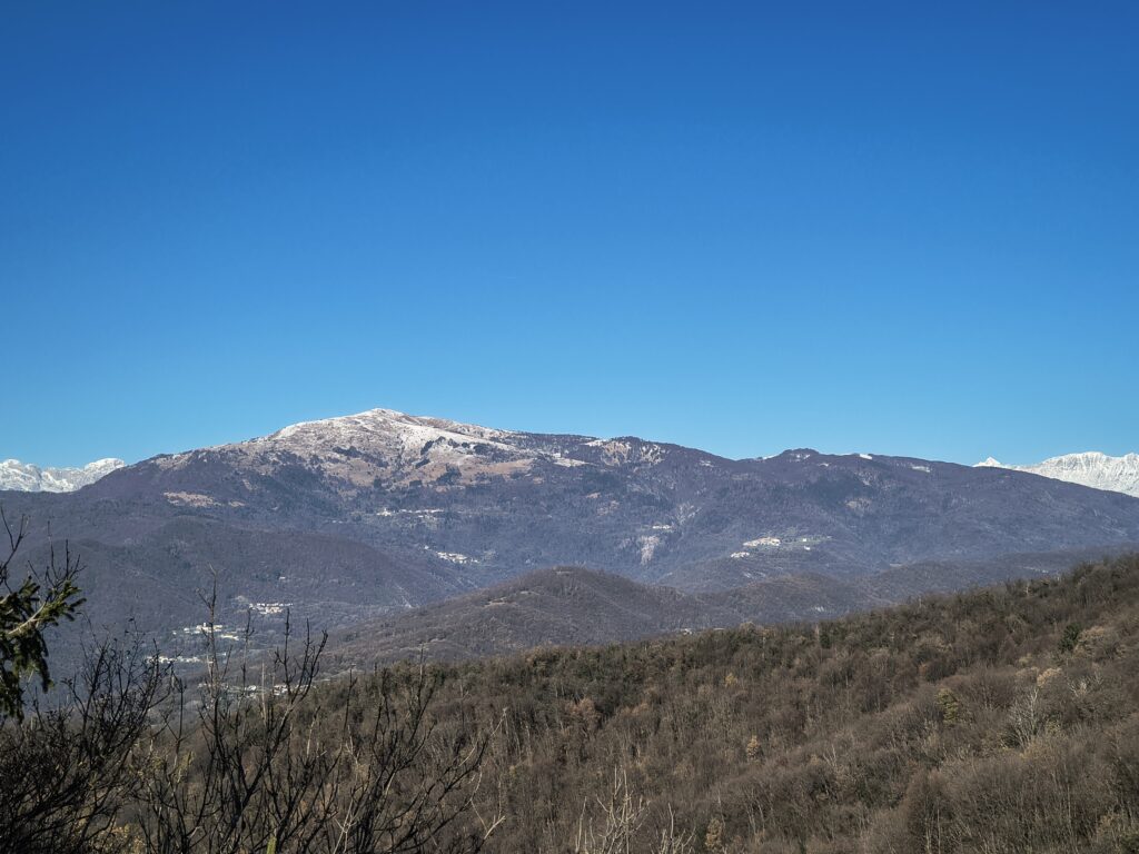 veduta sul Matajur dal Castelmonte